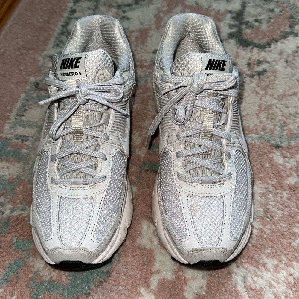 Nike Vomero 5 size 8 1/2 women